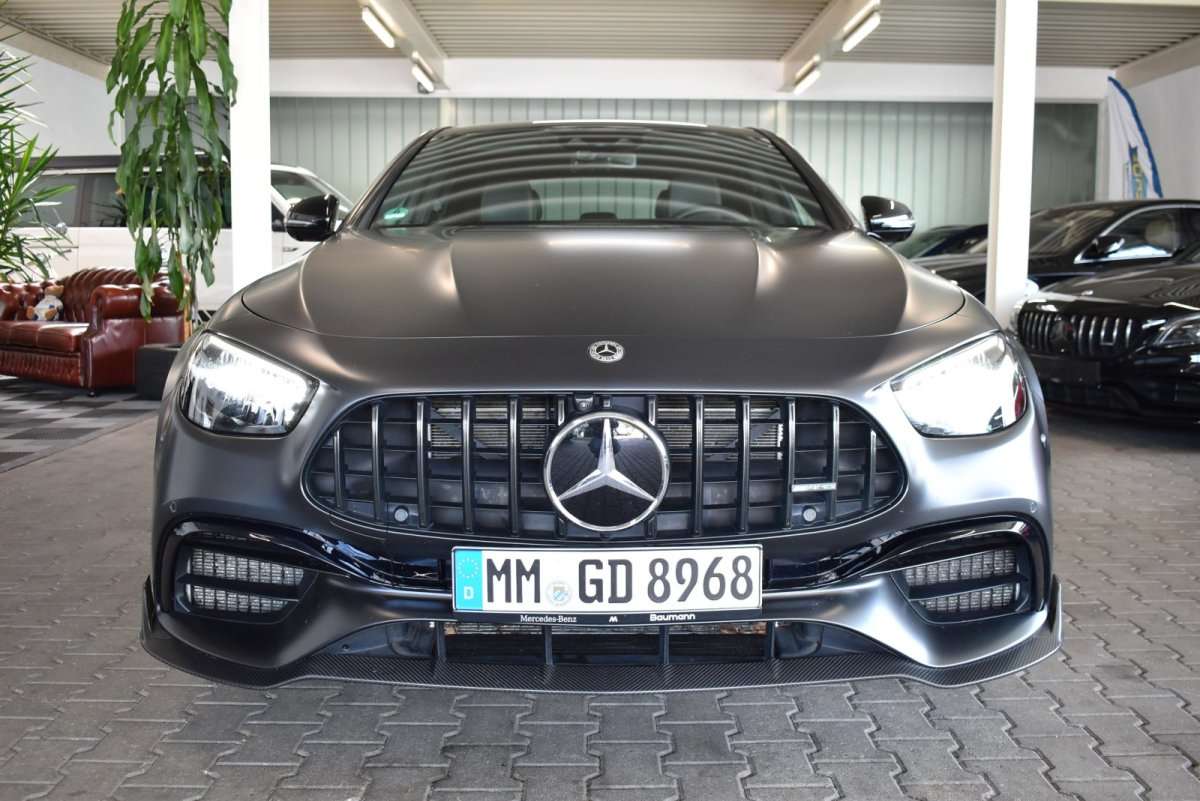 Fahrzeugbild eines Mercedes-Benz E-Klasse