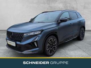 Schräge Frontansicht auf einen Renault Austral , freigestellt