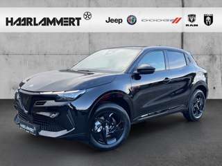 Schräge Frontansicht auf einen Alfa Romeo Junior , freigestellt