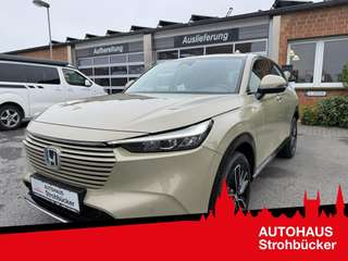 Schräge Frontansicht auf einen Honda HR-V , freigestellt