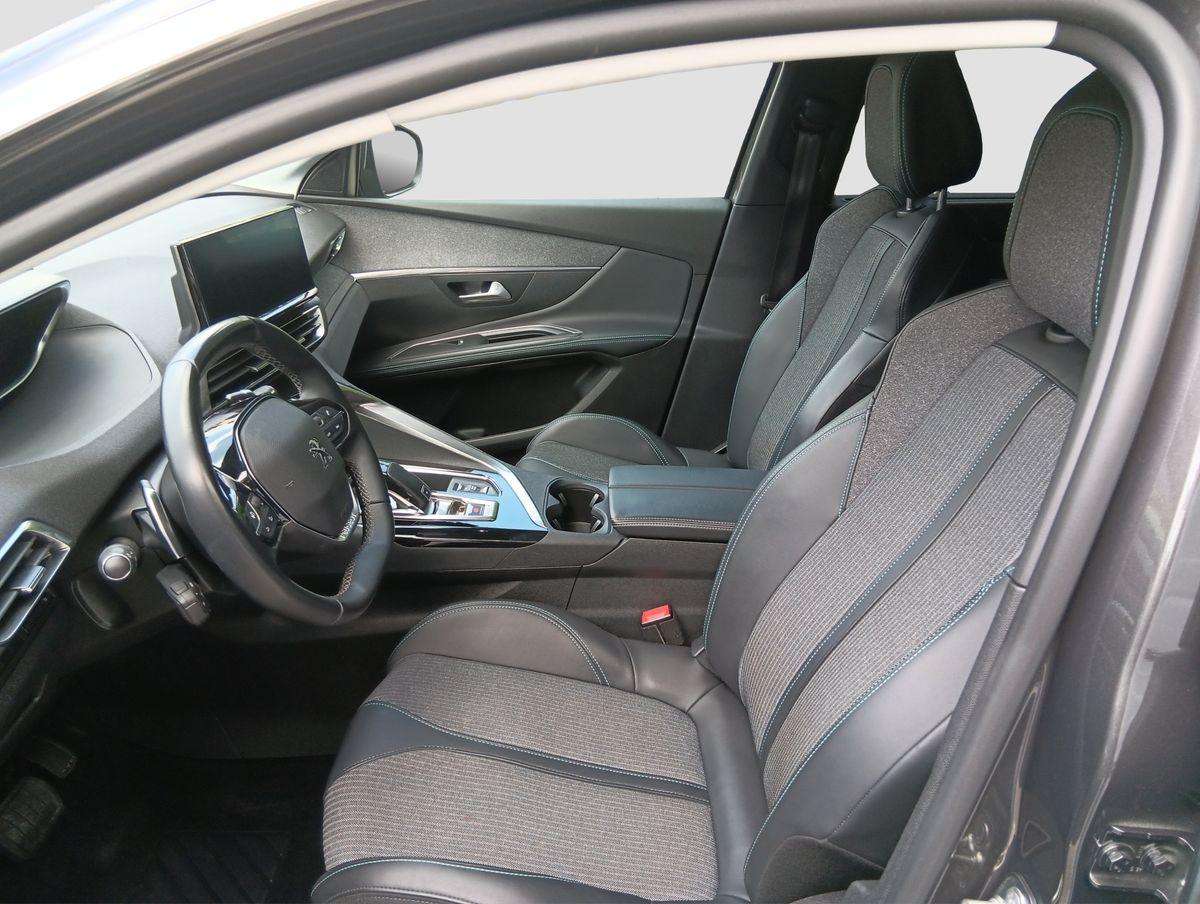 Fahrzeugbild eines Peugeot 5008