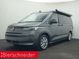 Schräge Frontansicht auf einen Volkswagen California , freigestellt