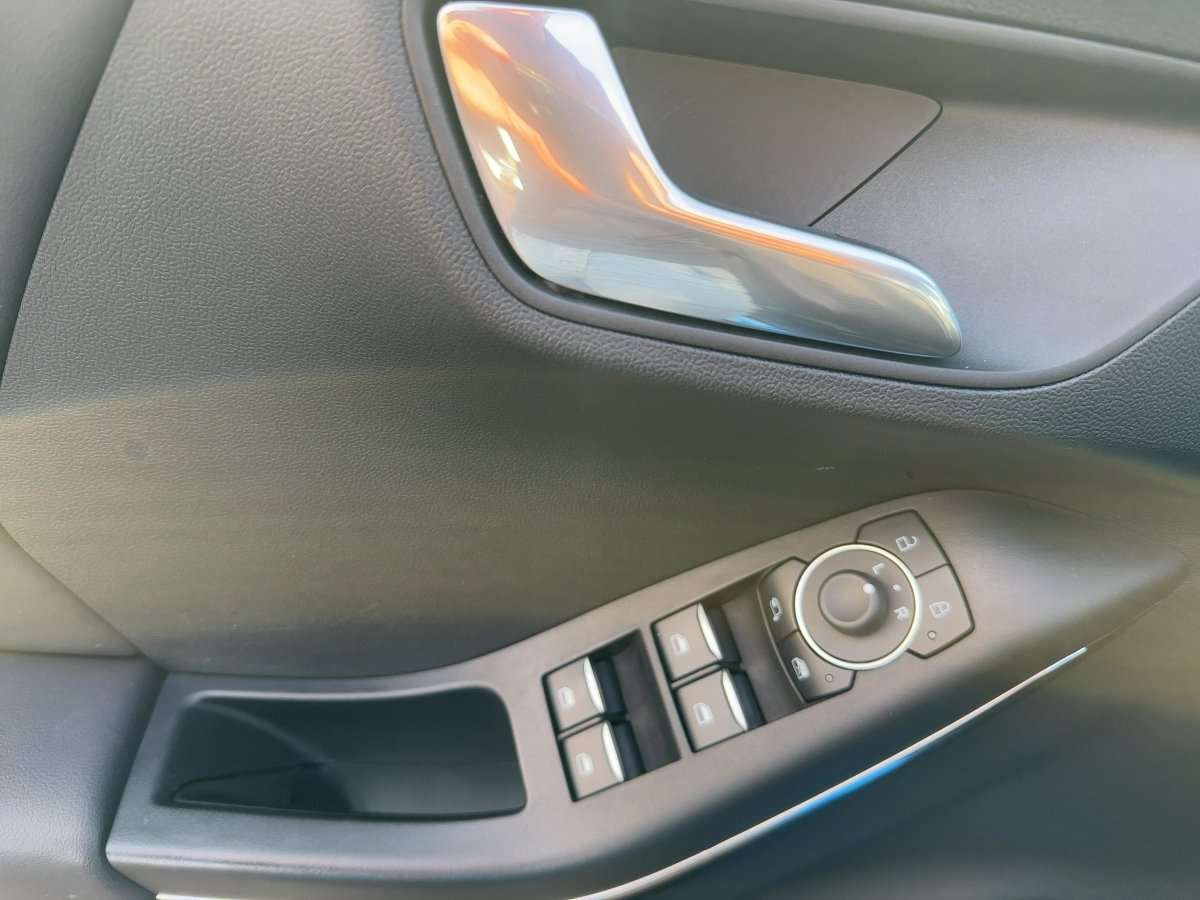 Fahrzeugbild eines Ford Puma