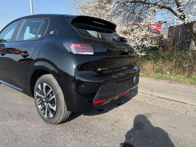 Fahrzeugbild eines Peugeot 208