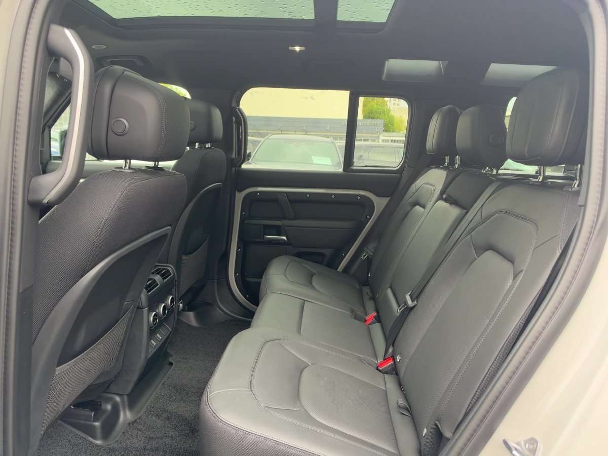 Fahrzeugbild eines Land Rover Defender