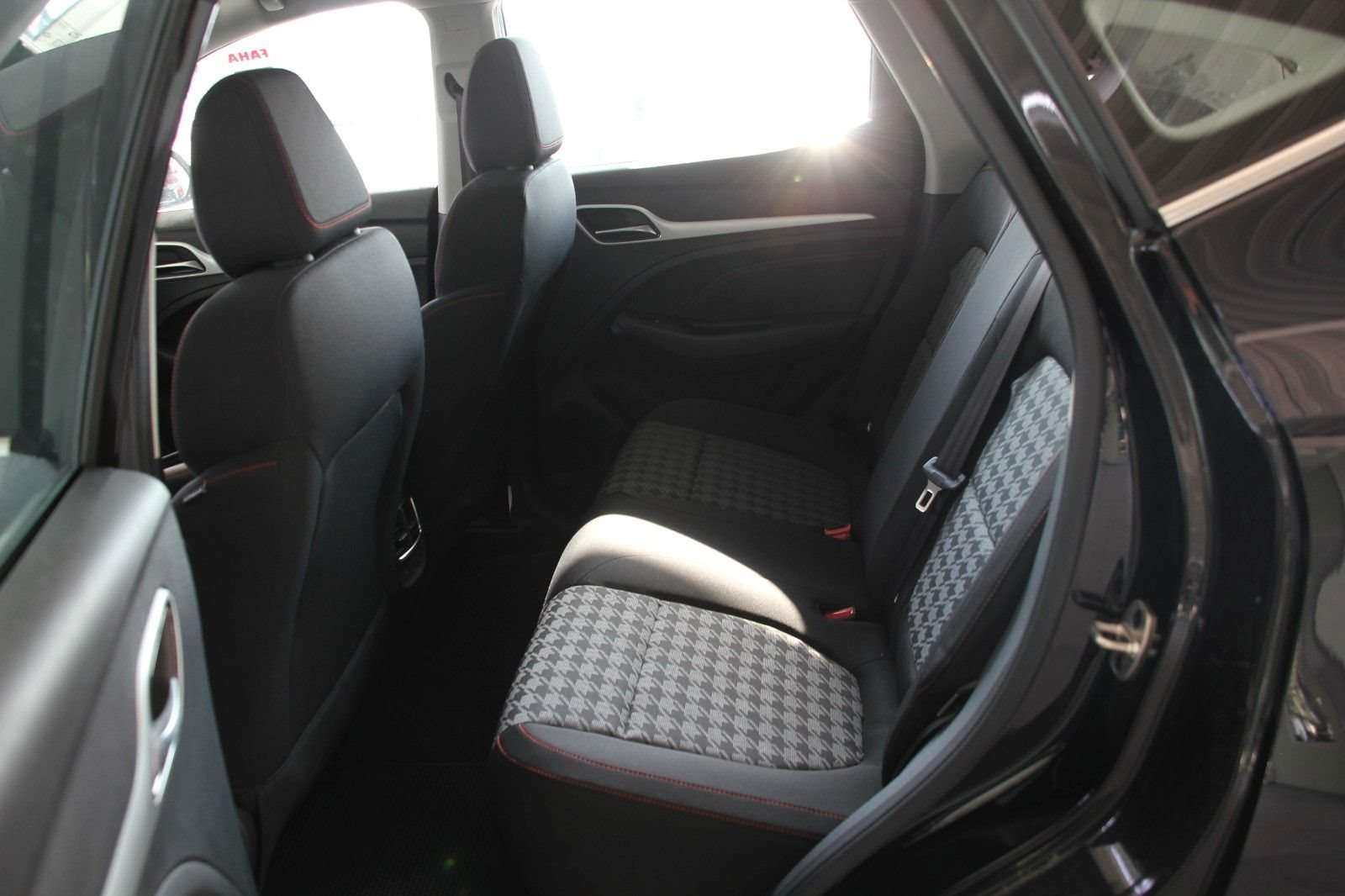 Fahrzeugbild eines MG ZS