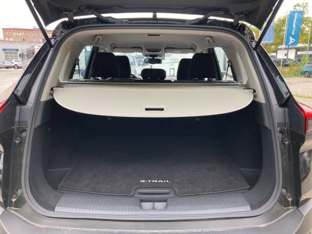 Fahrzeugbild eines Nissan X-TRAIL