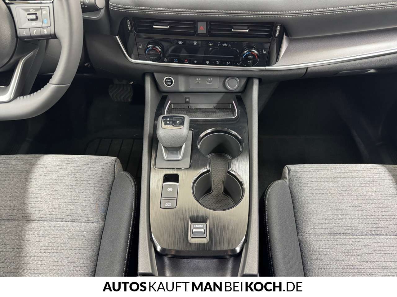 Fahrzeugbild eines Nissan X-TRAIL