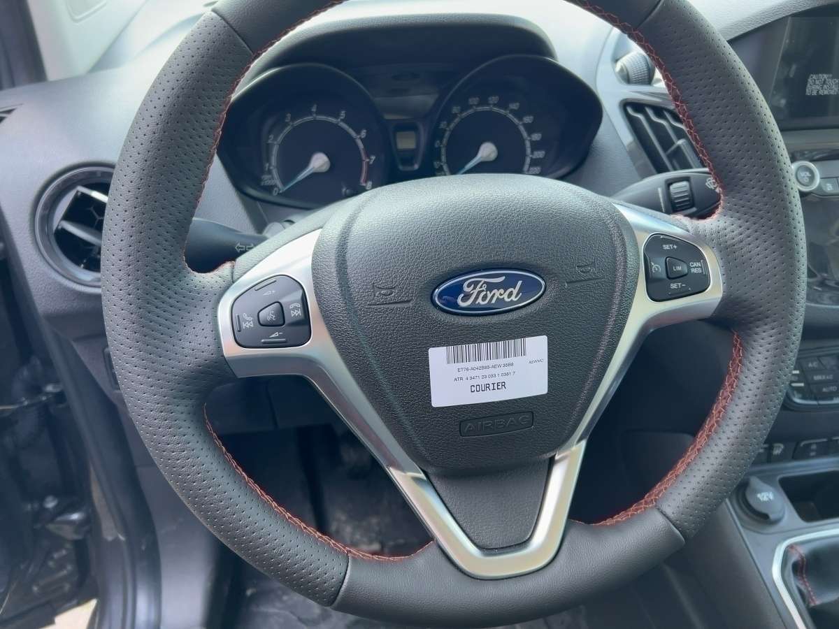 Fahrzeugbild eines Ford Transit Courier