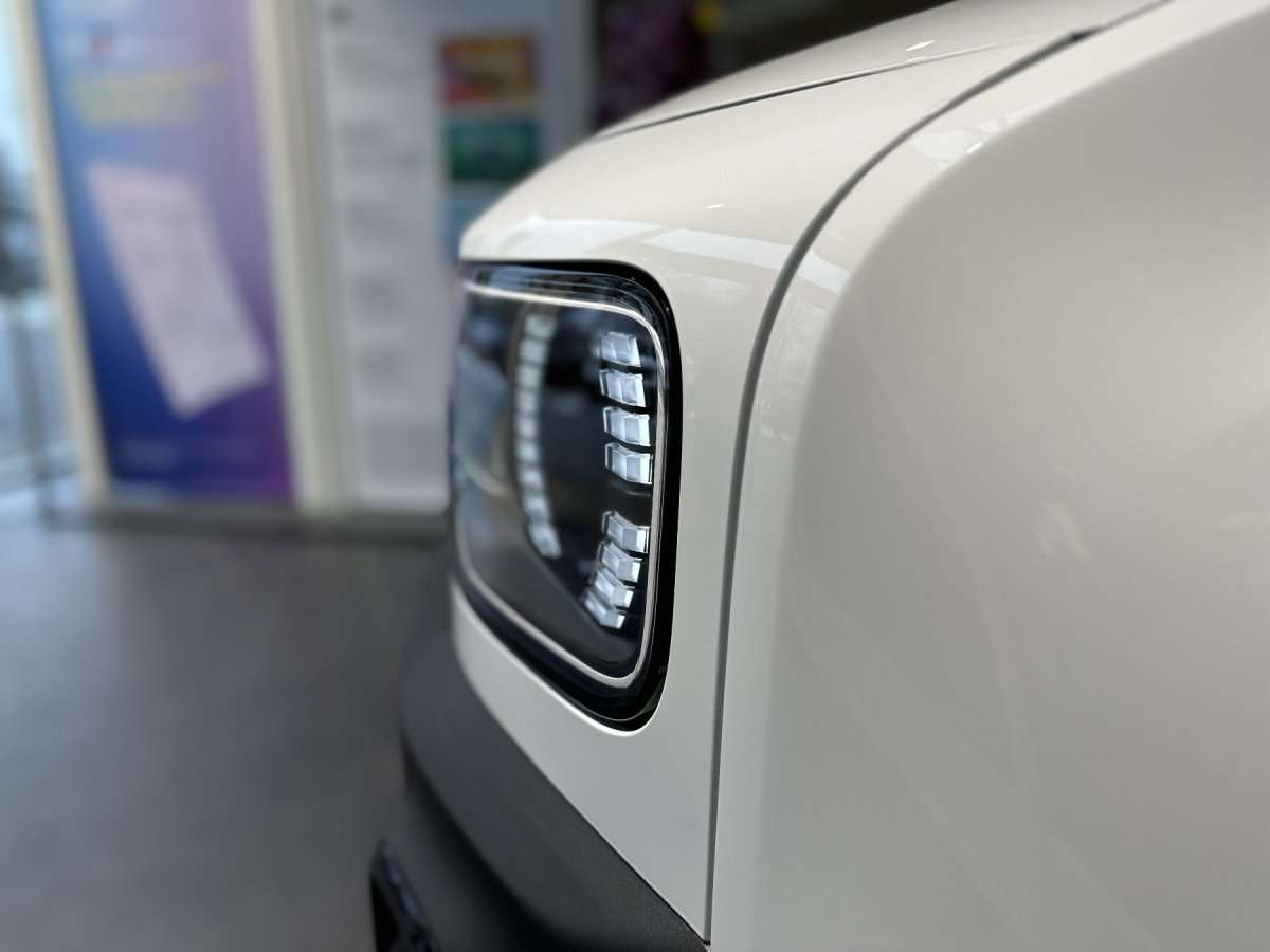 Fahrzeugbild eines Renault 4 E-TECH