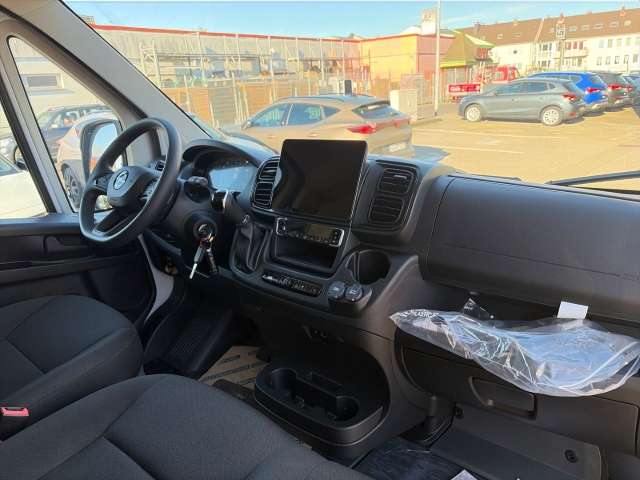 Fahrzeugbild eines Opel Movano