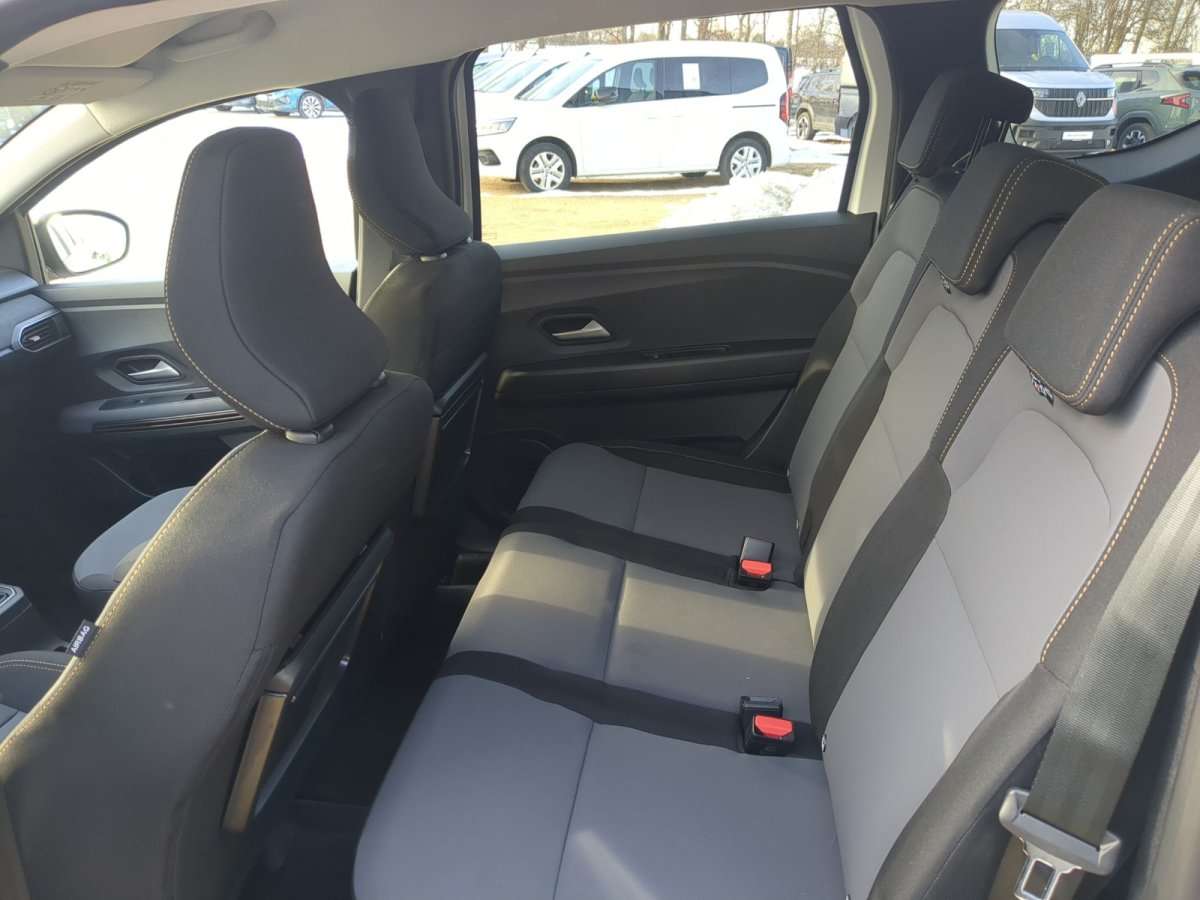 Fahrzeugbild eines Dacia Jogger