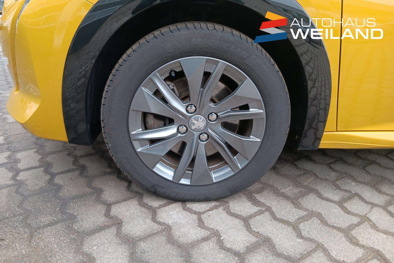 Fahrzeugbild eines Peugeot e-208