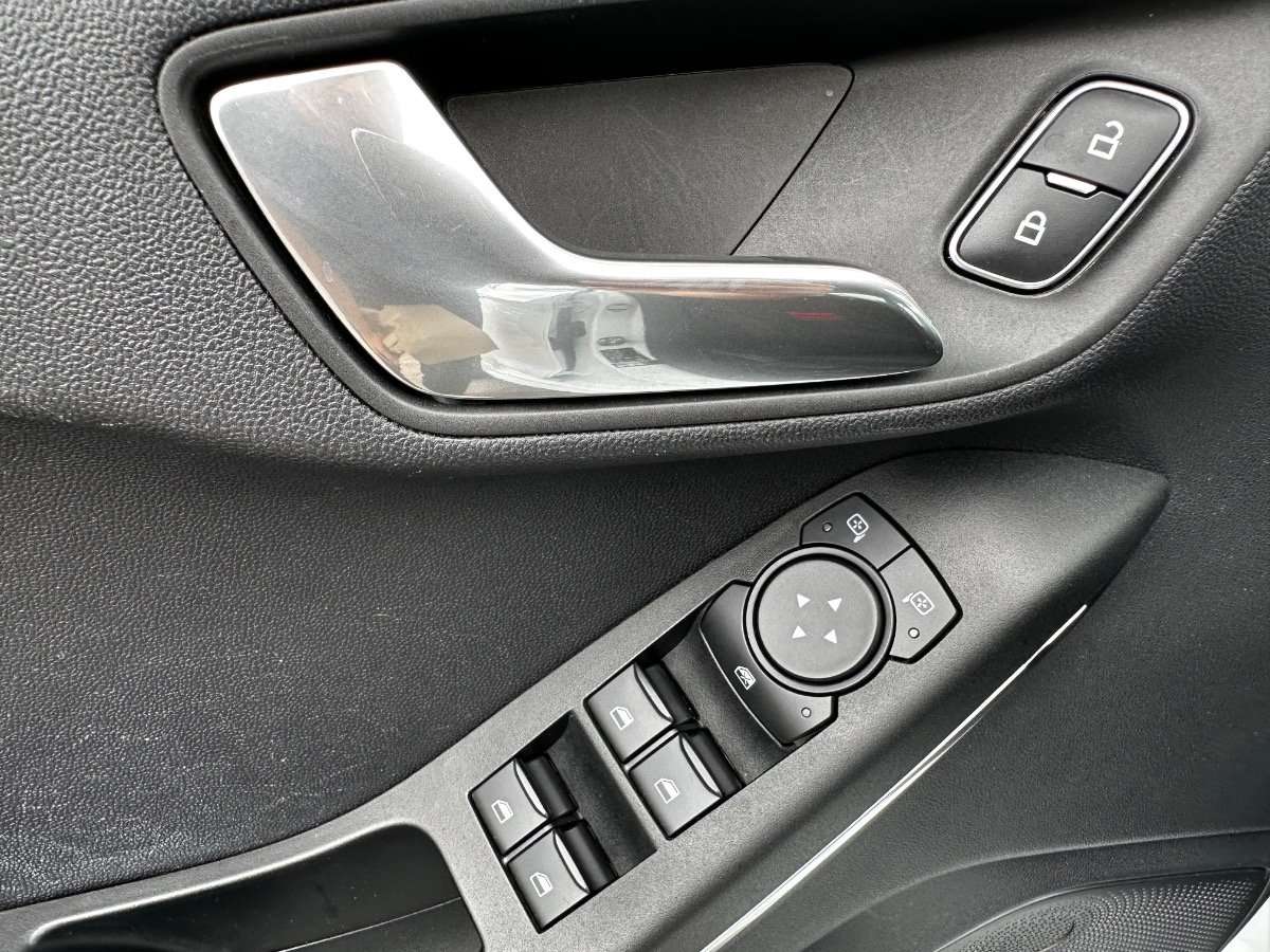 Fahrzeugbild eines Ford Fiesta