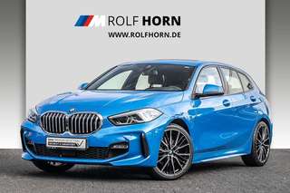Schräge Frontansicht auf einen BMW 1er-Reihe , freigestellt