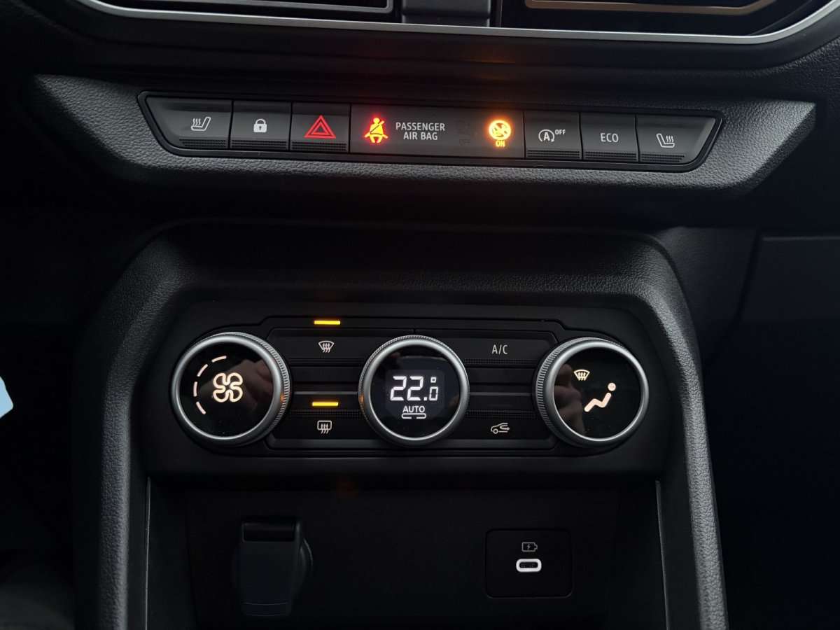 Fahrzeugbild eines Dacia Sandero