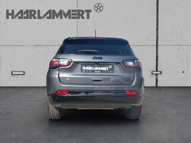 Fahrzeugbild eines Jeep Compass