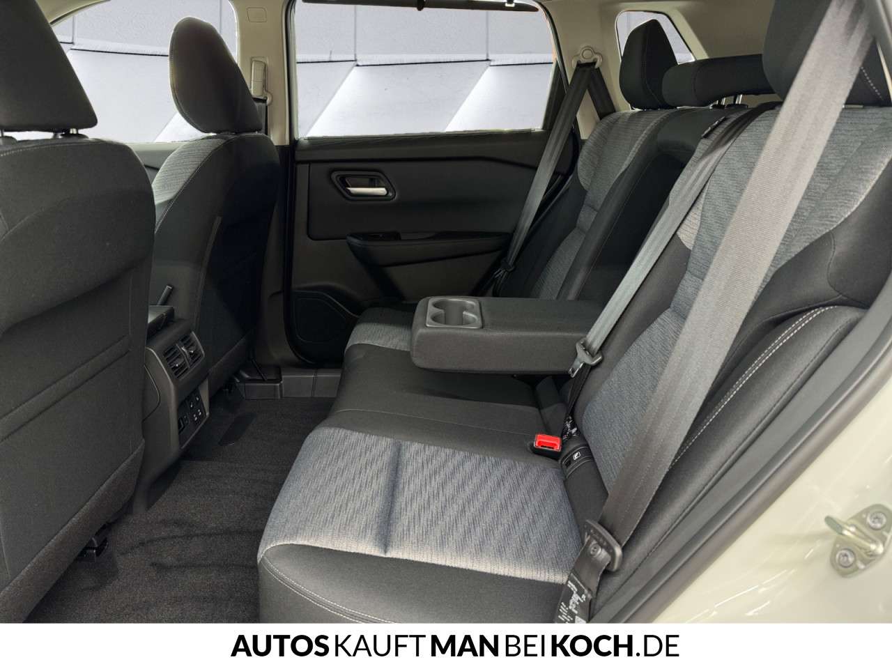 Fahrzeugbild eines Nissan X-TRAIL