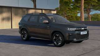 Schräge Frontansicht auf einen Dacia Bigster , freigestellt