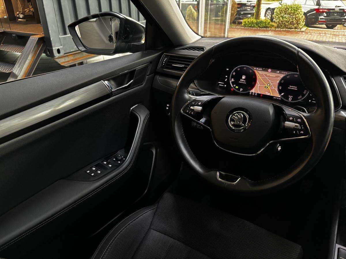 Fahrzeugbild eines Skoda Superb