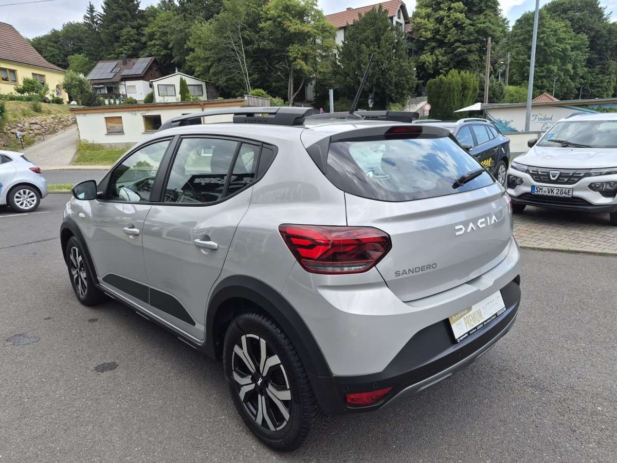Fahrzeugbild eines Dacia Sandero