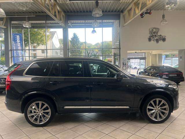 Fahrzeugbild eines Volvo XC90