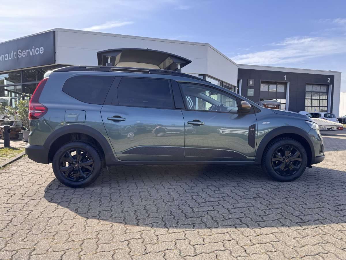 Fahrzeugbild eines Dacia Jogger
