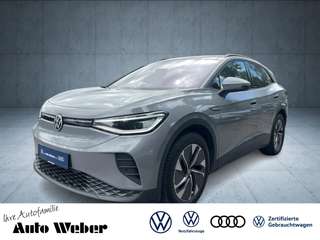 Schräge Frontansicht auf einen Volkswagen ID.4 , freigestellt