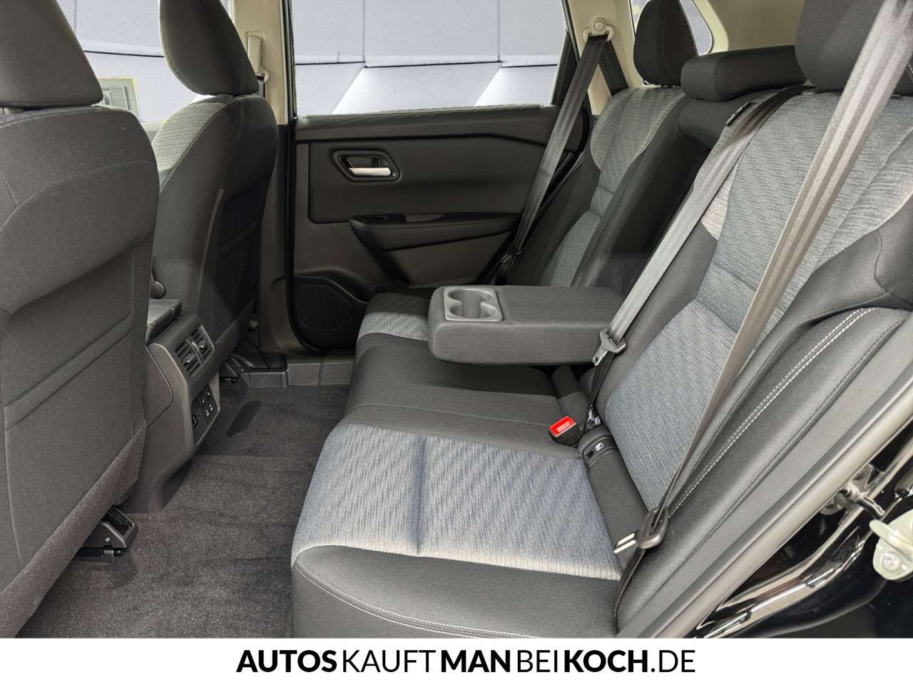 Fahrzeugbild eines Nissan X-TRAIL