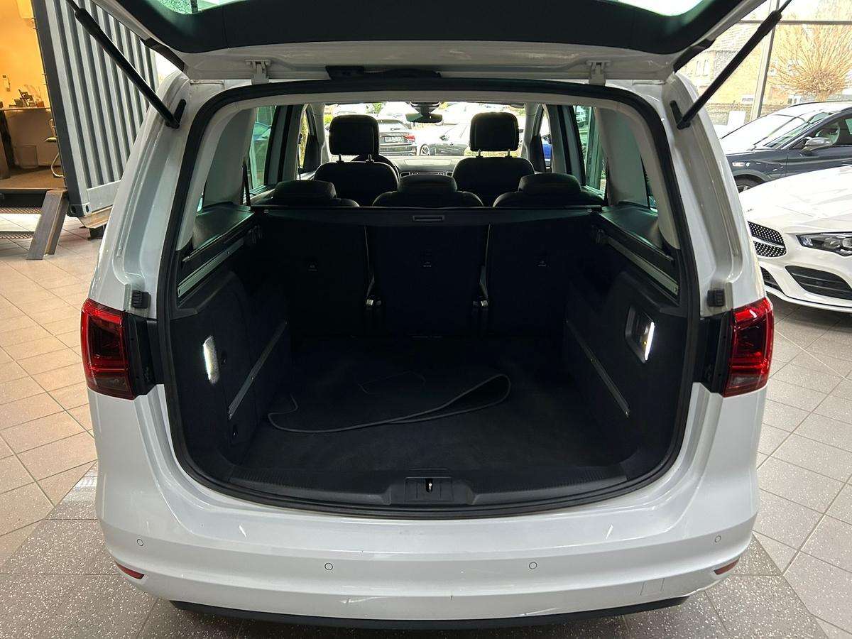 Fahrzeugbild eines SEAT Alhambra