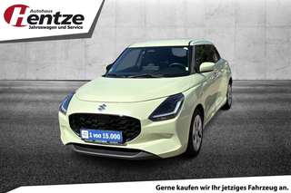 Schräge Frontansicht auf einen Suzuki Swift , freigestellt