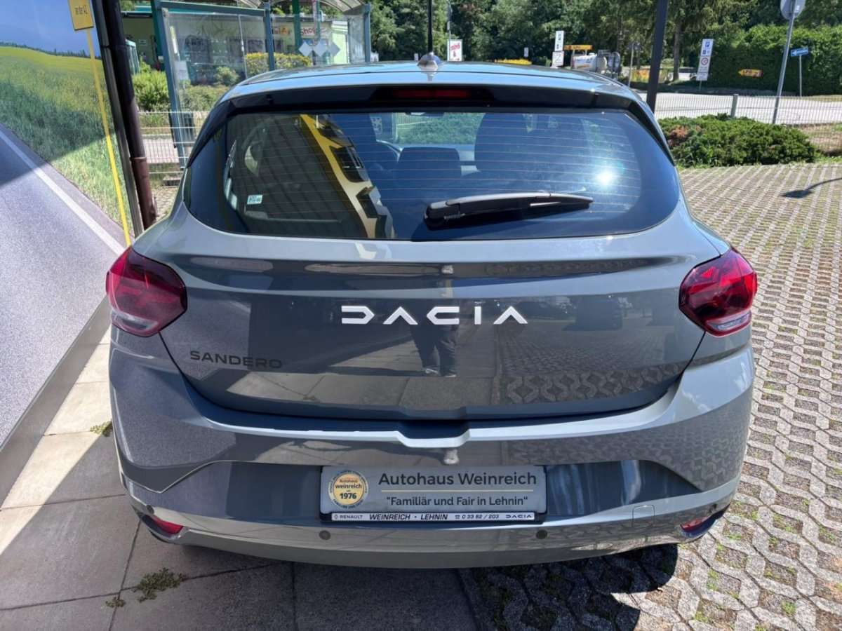 Fahrzeugbild eines Dacia Sandero