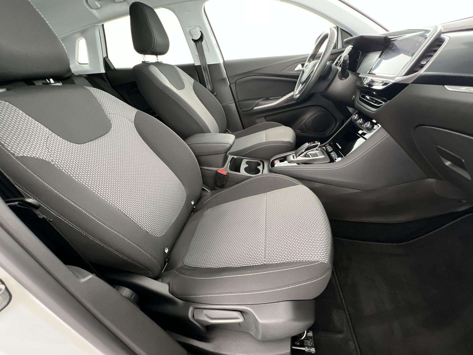 Fahrzeugbild eines Opel Grandland X