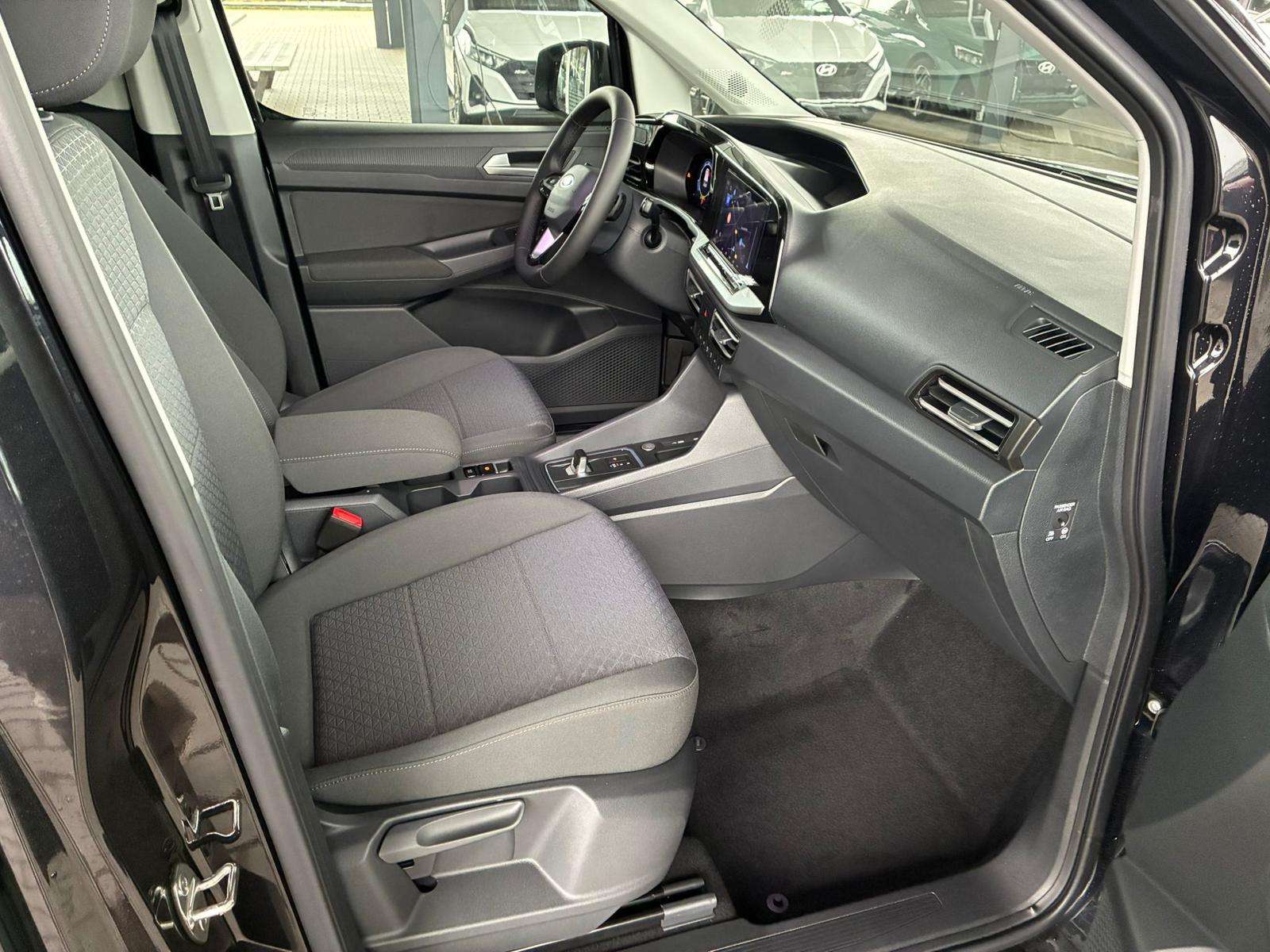 Fahrzeugbild eines Ford Grand Tourneo