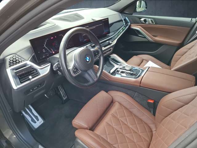 Fahrzeugbild eines BMW X6