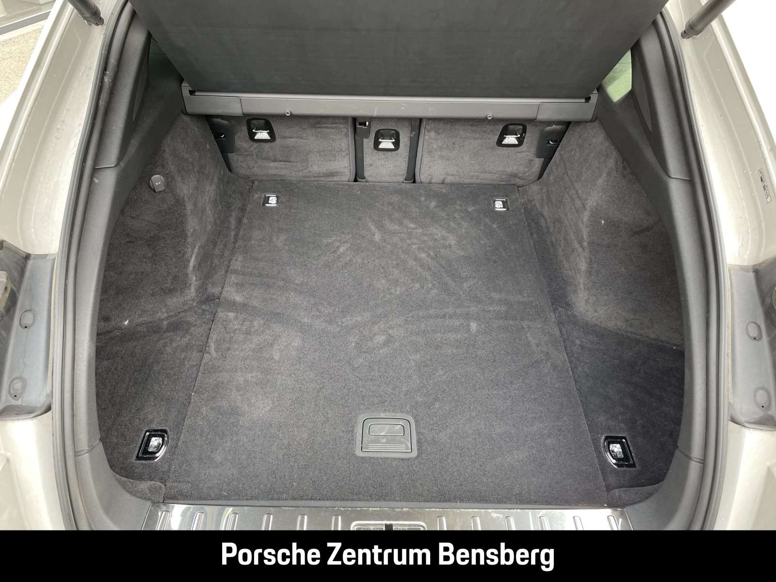 Fahrzeugbild eines Porsche Panamera