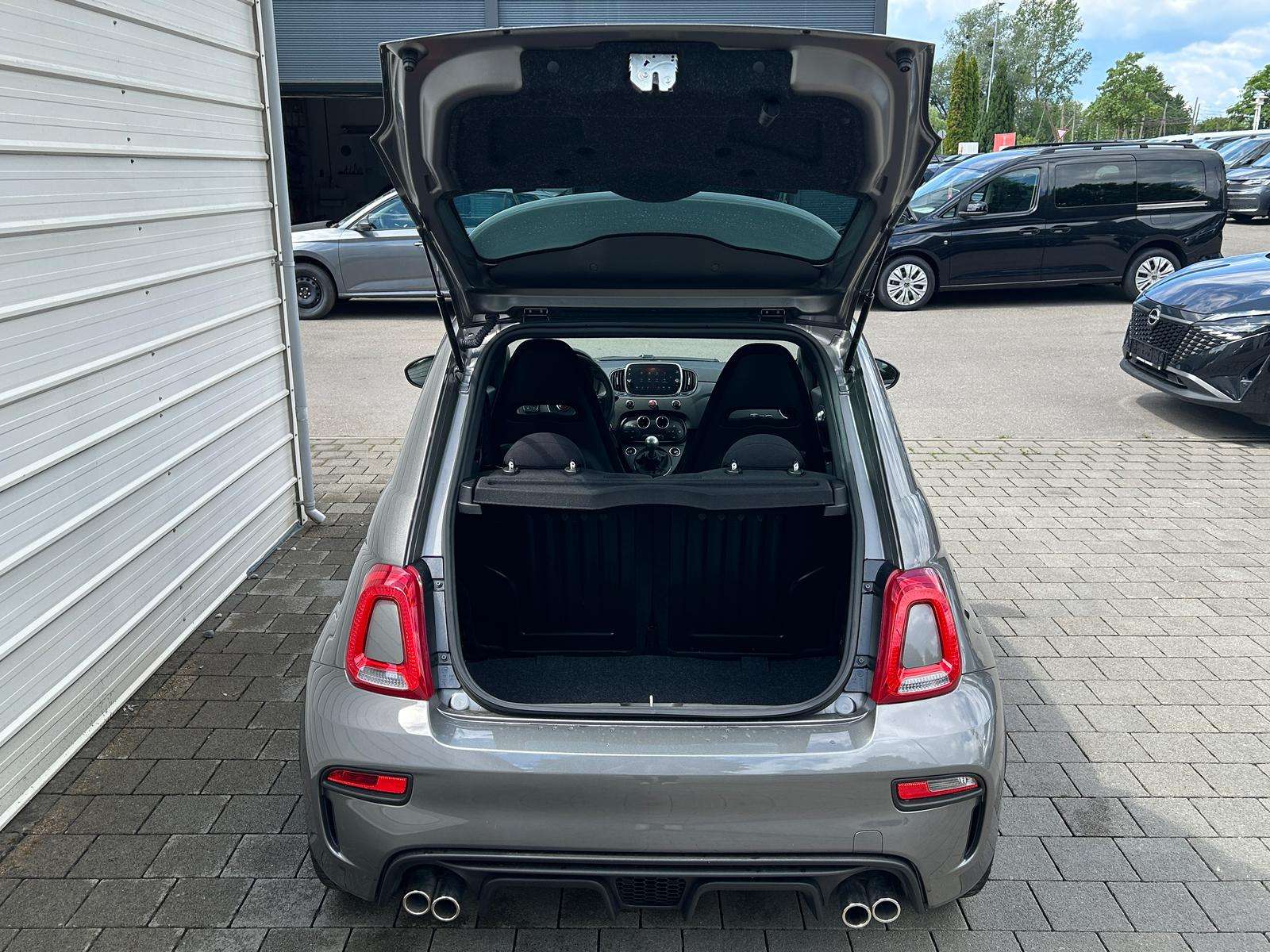 Fahrzeugbild eines Fiat 500