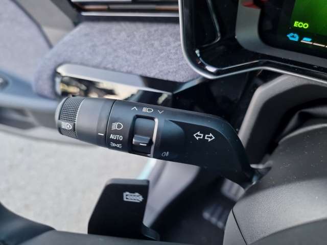 Fahrzeugbild eines Renault 4 E-TECH