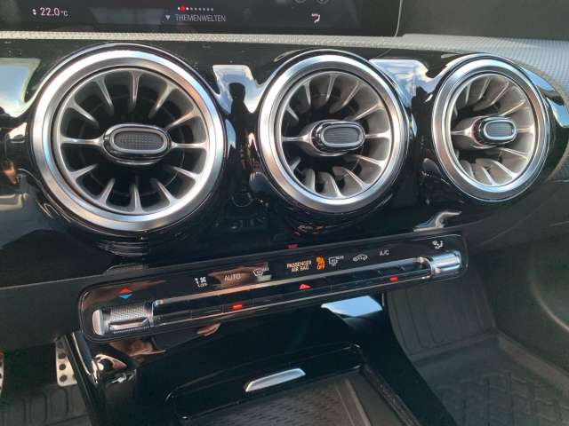 Fahrzeugbild eines Mercedes-Benz CLA