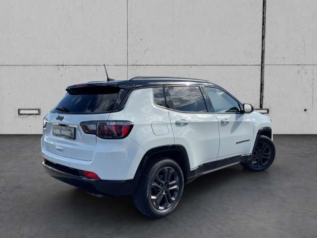 Fahrzeugbild eines Jeep Compass