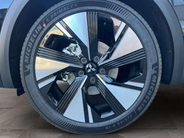 Fahrzeugbild eines Mitsubishi Grandis