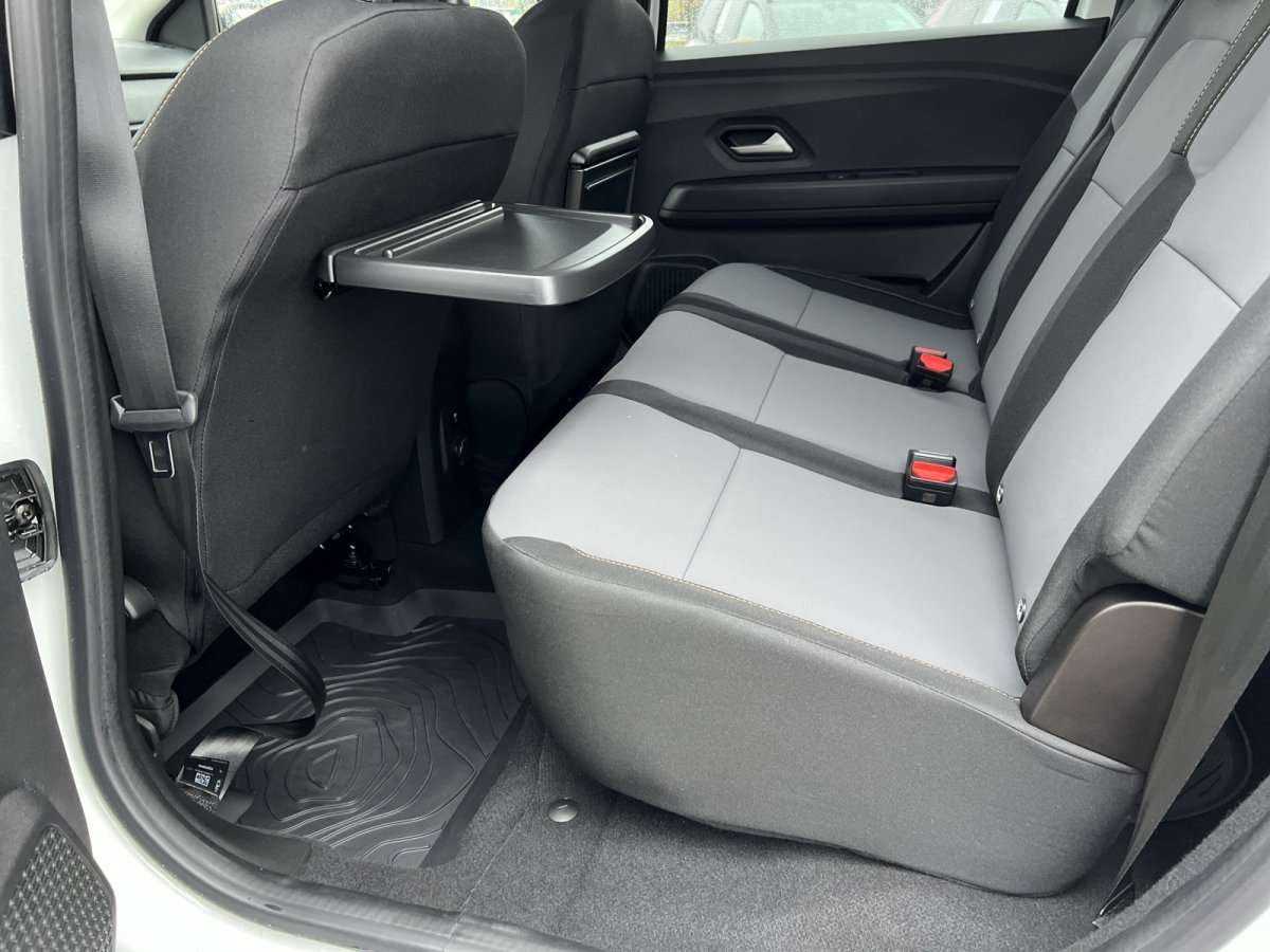 Fahrzeugbild eines Dacia Jogger