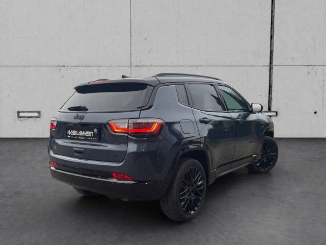 Fahrzeugbild eines Jeep Compass