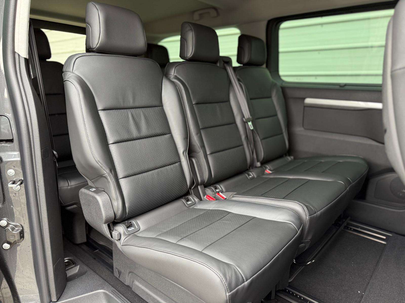 Fahrzeugbild eines Peugeot Traveller