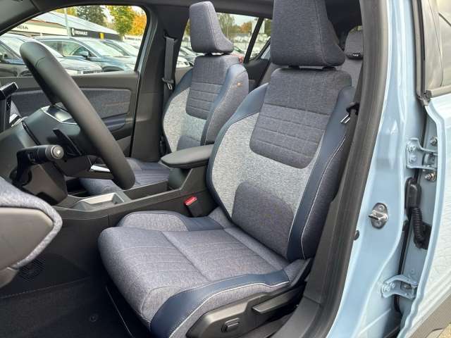 Fahrzeugbild eines Renault 4 E-TECH