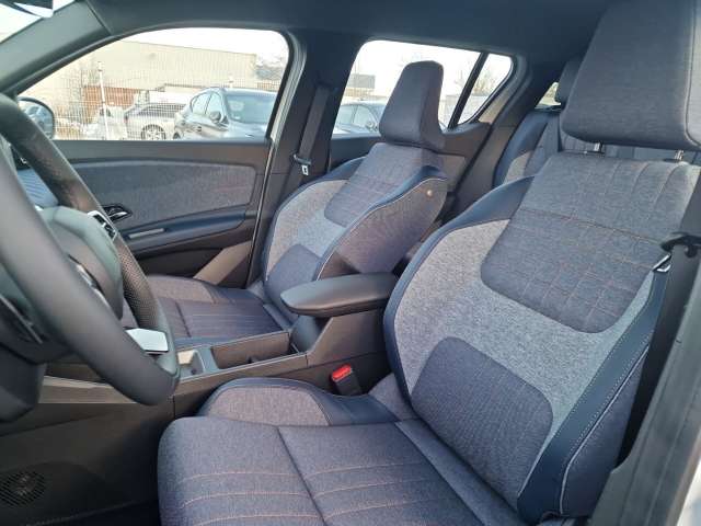 Fahrzeugbild eines Renault 4 E-TECH