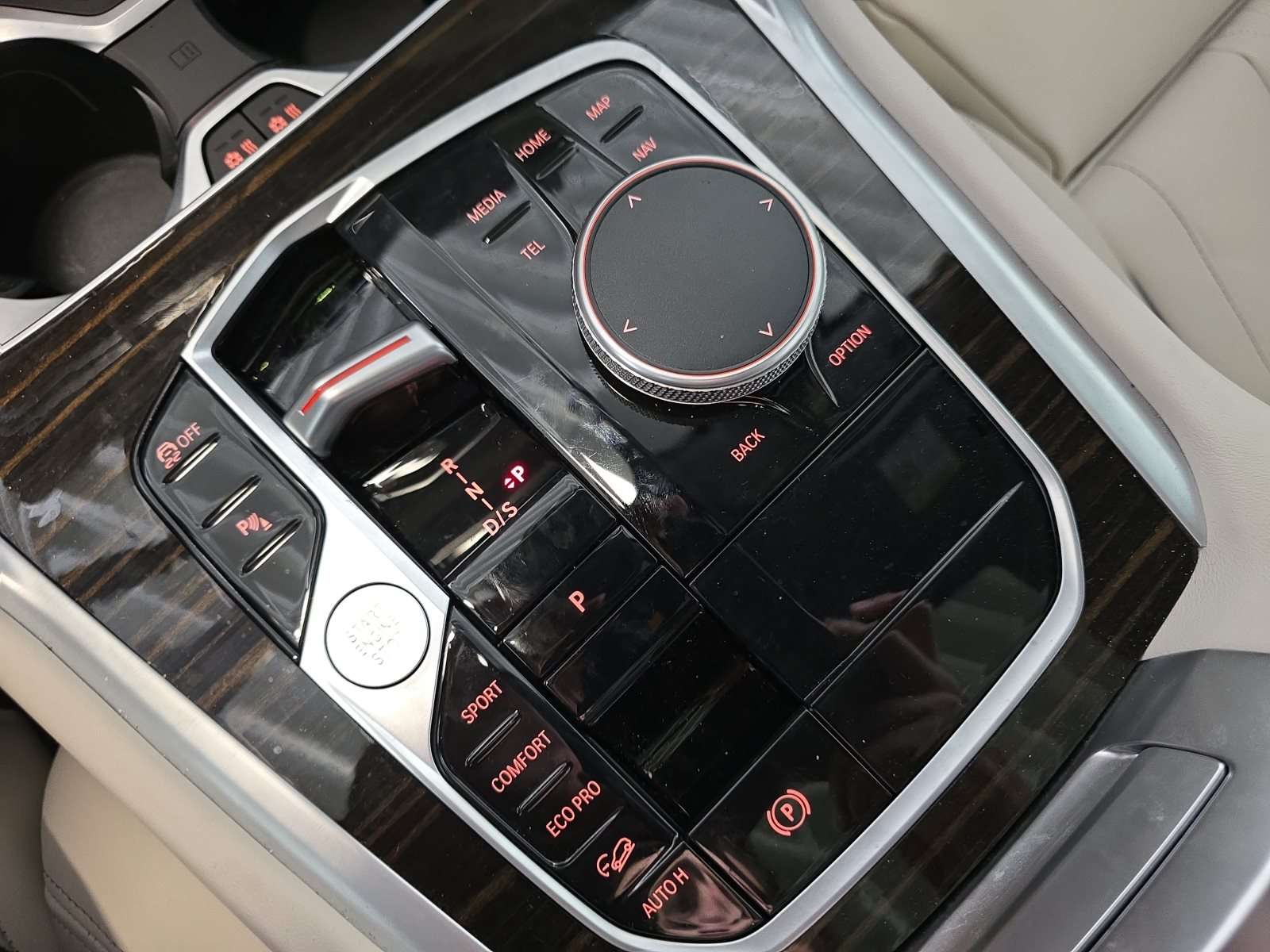 Fahrzeugbild eines BMW X6