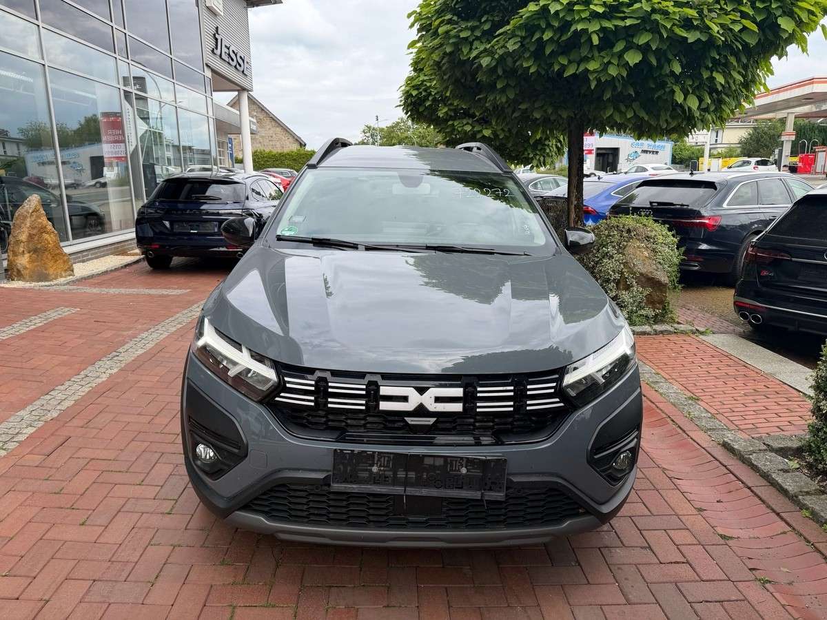 Fahrzeugbild eines Dacia Jogger