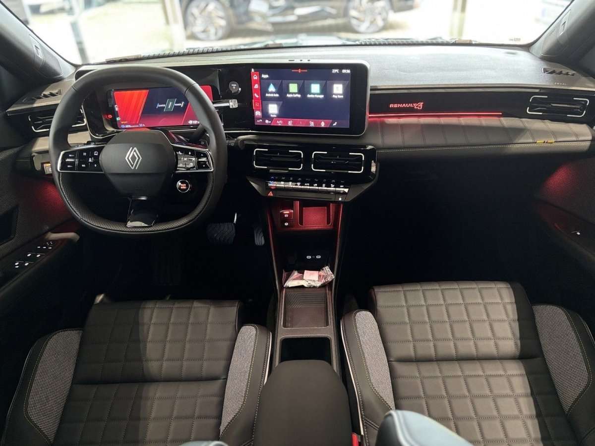 Fahrzeugbild eines Renault 4 E-TECH