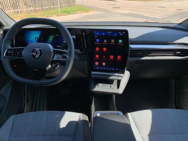 Fahrzeugbild eines Renault Scenic E-TECH